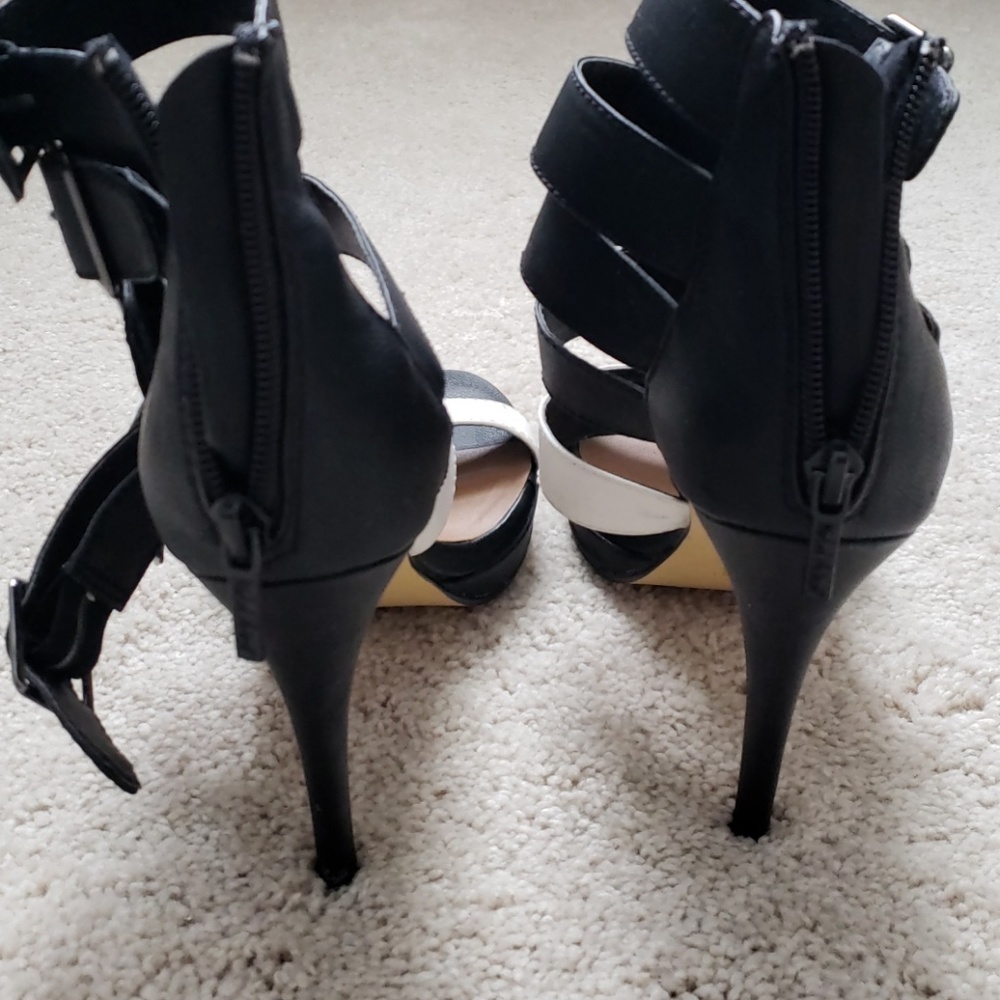 Heels - Picture 4 of 5